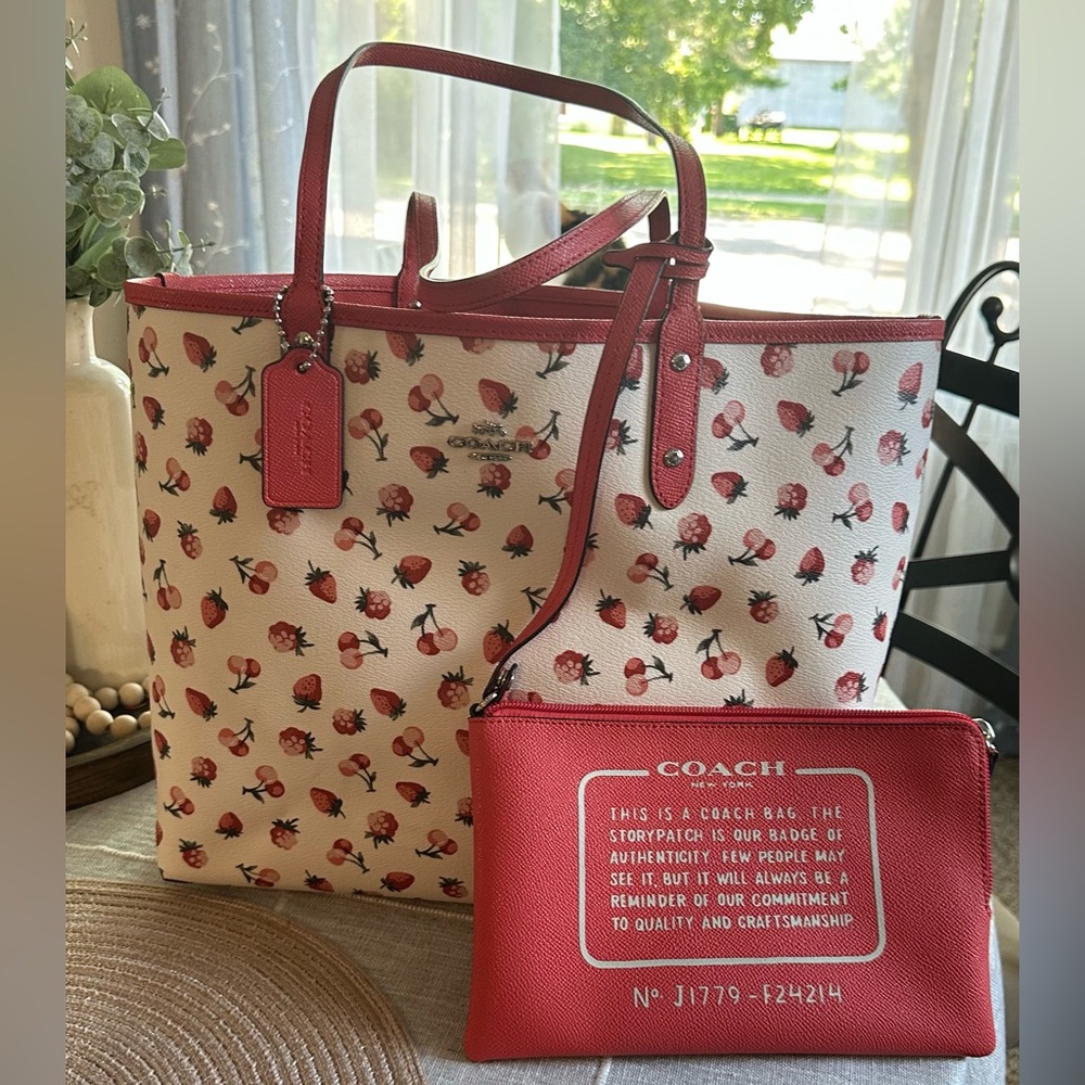 RARE Coach Reversible City Tote Strawberry Print and Pouch - Red and White - EUC